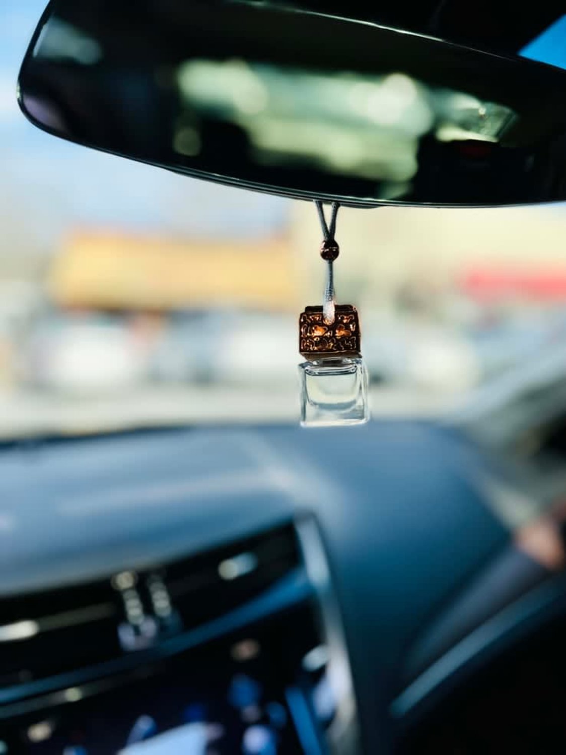 Transform your driving experience with our Car Refreshers, as they dance on your rearview mirror, releasing the invigorating scents of essential oils and luxurious fragrances.